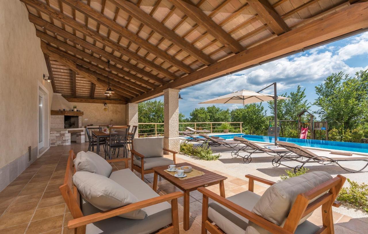 Villa-Osmium Smoljanci Kültér fotó